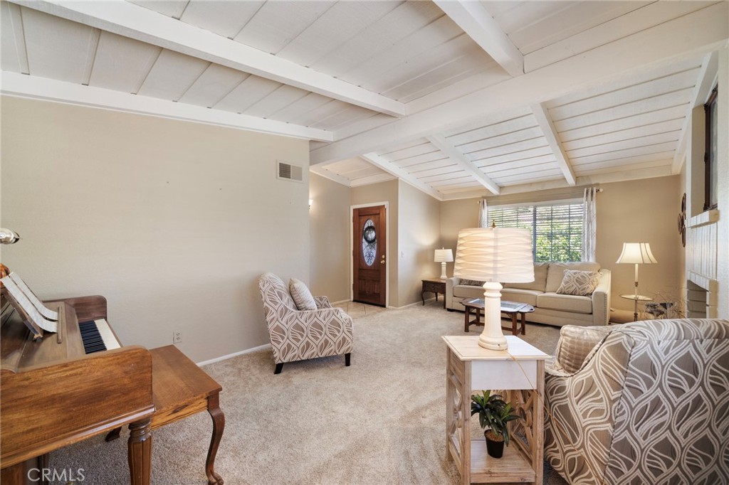 1128 W Aster