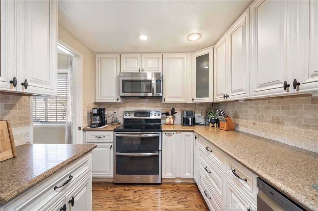 1128 W Aster