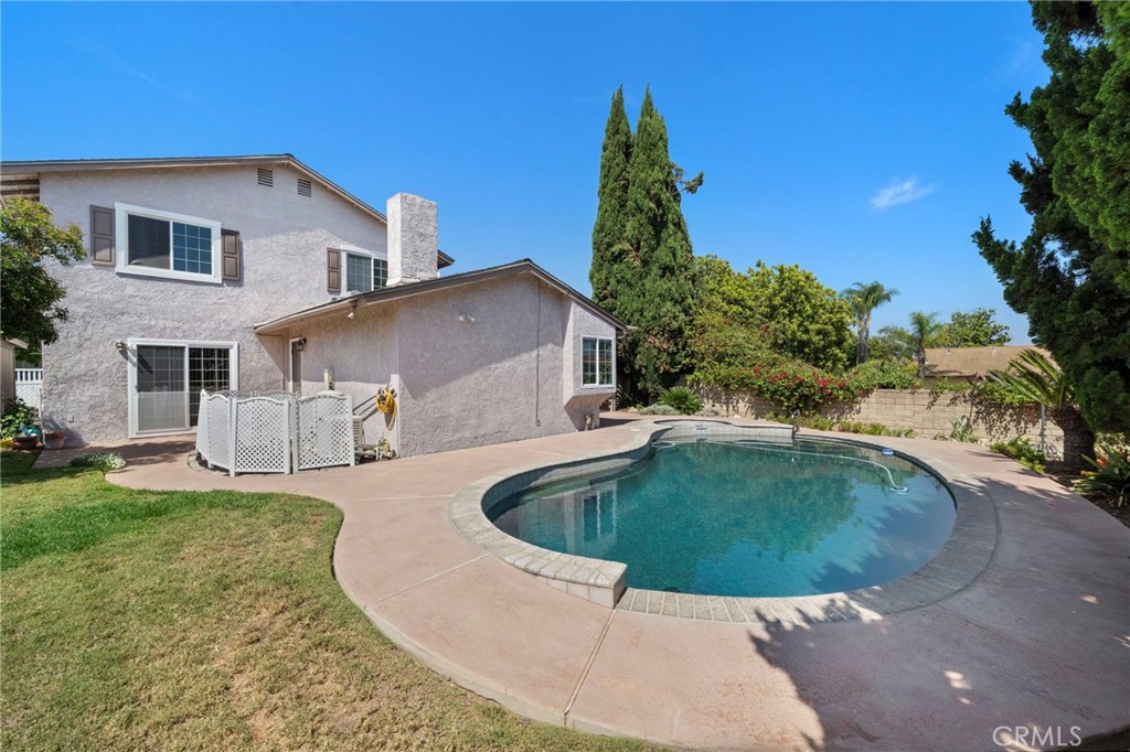 1128 W Aster