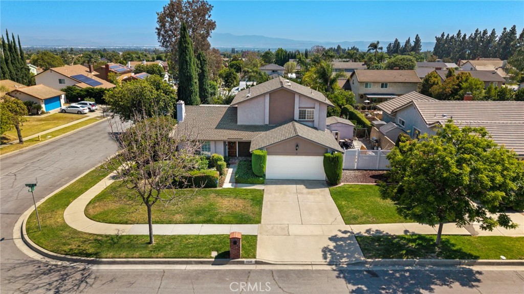 1128 W Aster