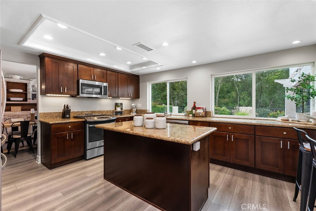 25132 Vista Serrano