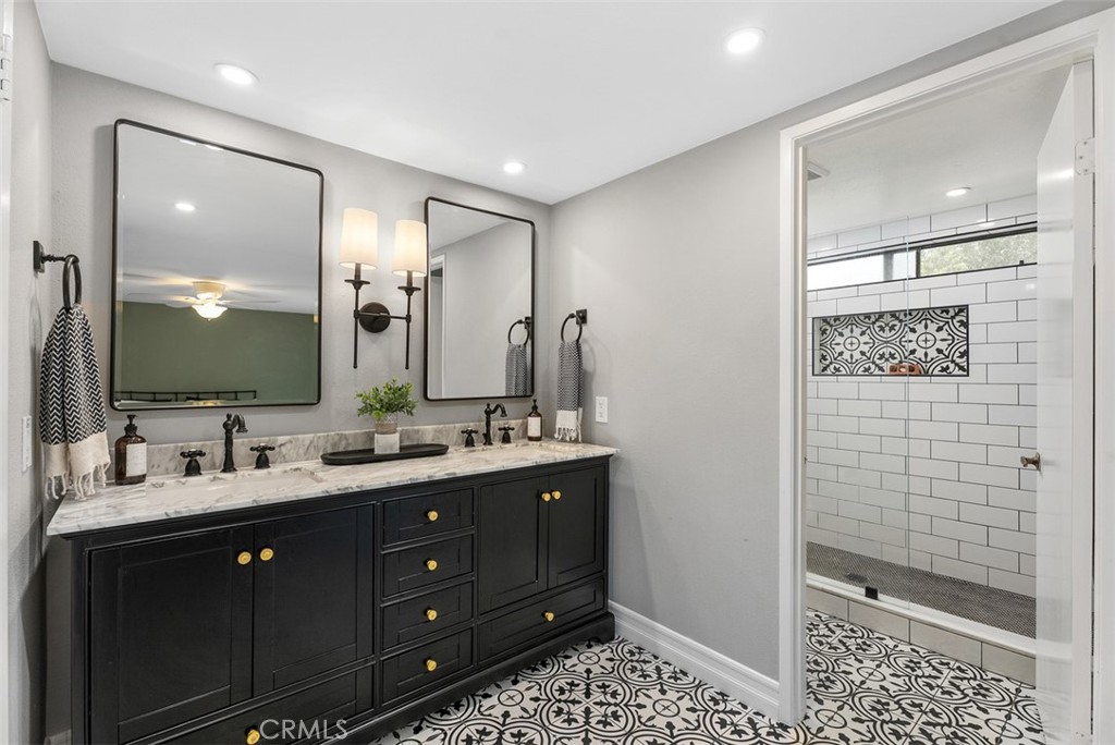 25132 Vista Serrano