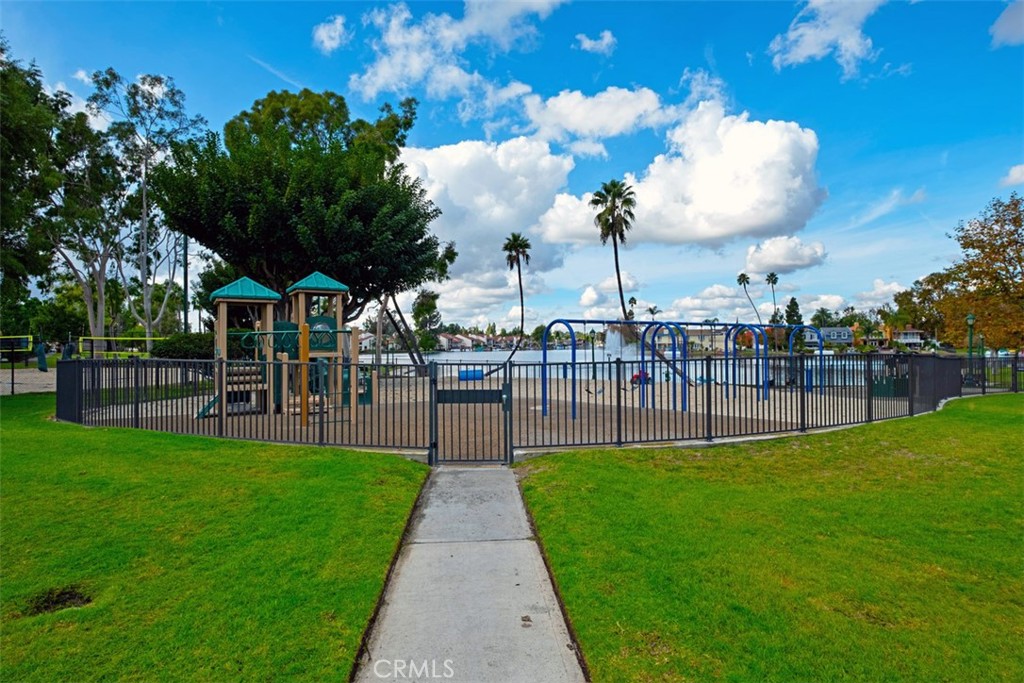 25132 Vista Serrano