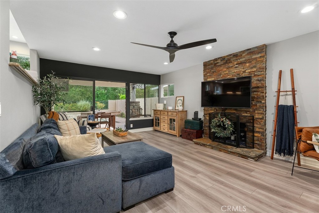 25132 Vista Serrano