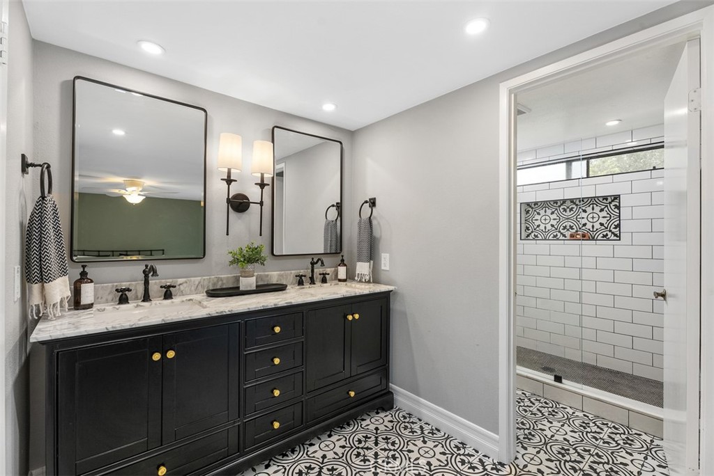 25132 Vista Serrano