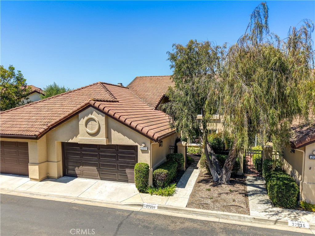 27209 Paseo Lomita