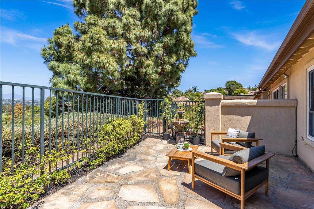 27209 Paseo Lomita