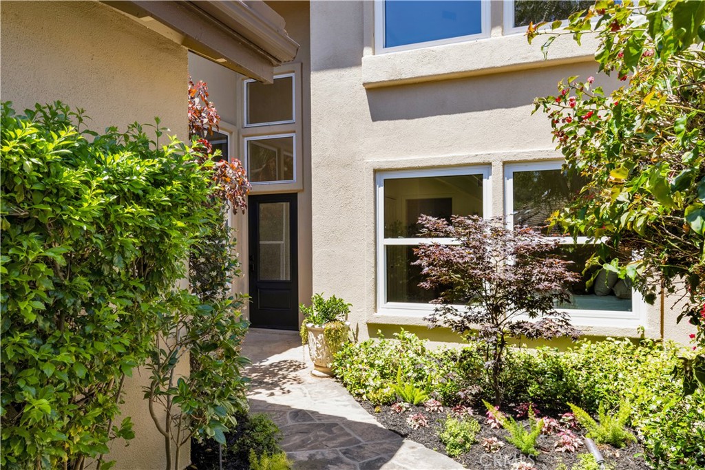 27209 Paseo Lomita