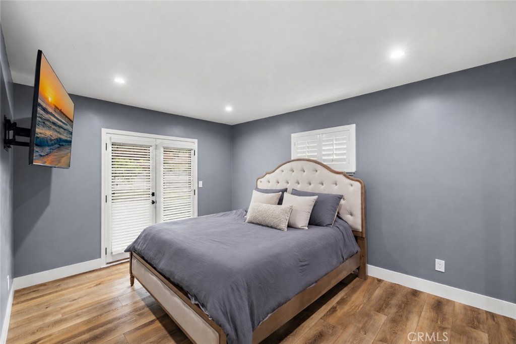 1400 W Wilshire