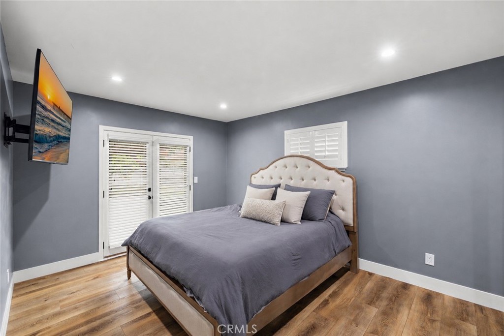 1400 W Wilshire