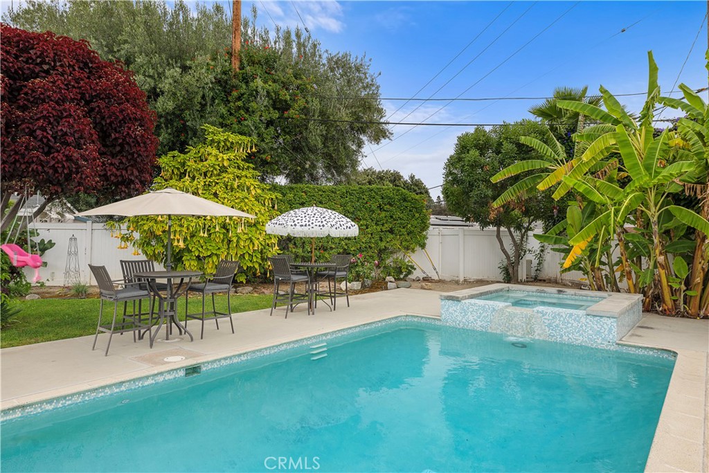 1400 W Wilshire