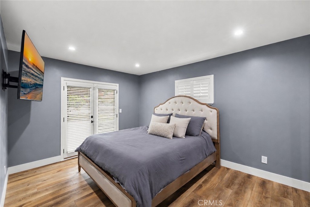 1400 W Wilshire