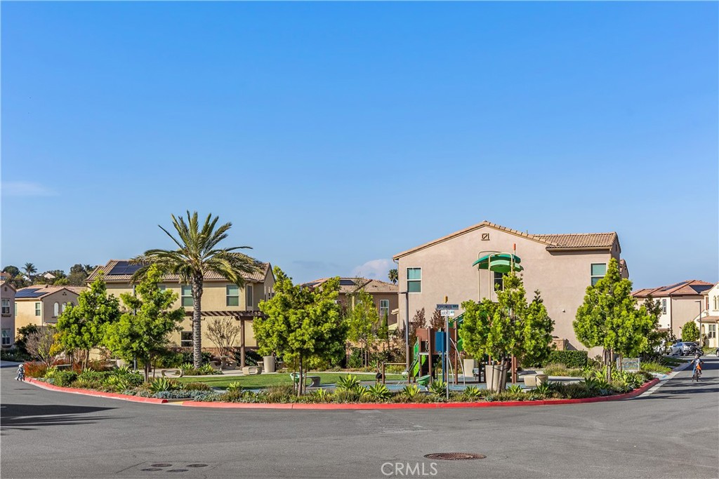 1603 Laurelwood