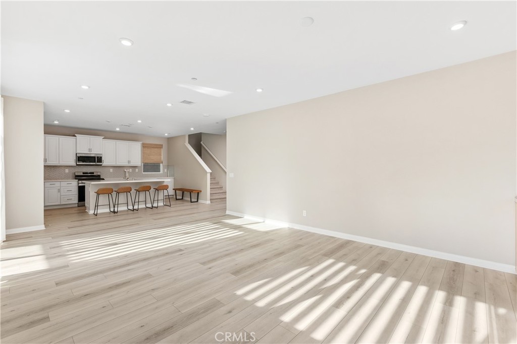 1603 Laurelwood