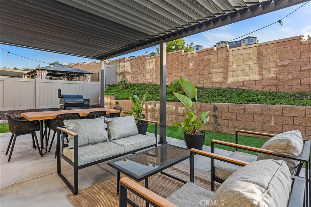 1603 Laurelwood