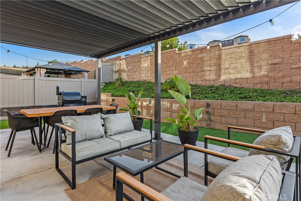1603 Laurelwood
