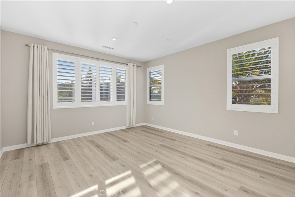 1603 Laurelwood