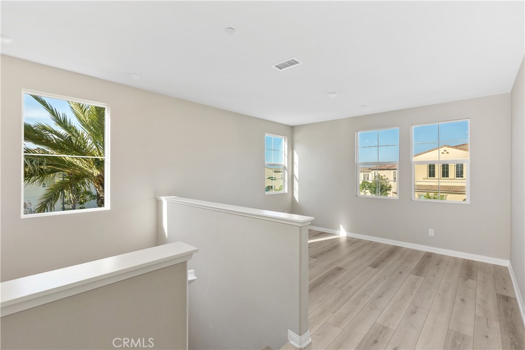 1603 Laurelwood