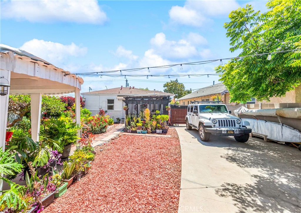 1477 Lemon Avenue