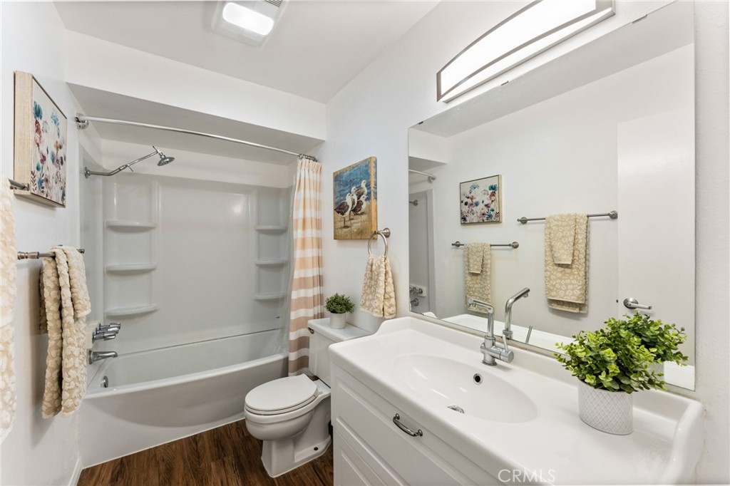 424 N Bellflower Boulevard 304