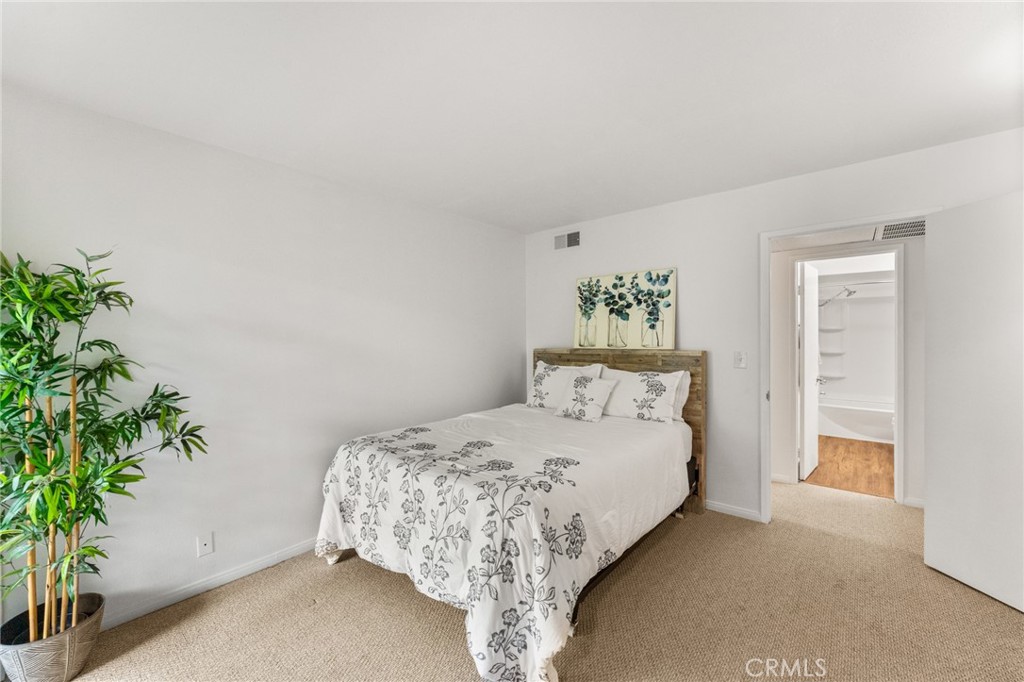 424 N Bellflower Boulevard 304