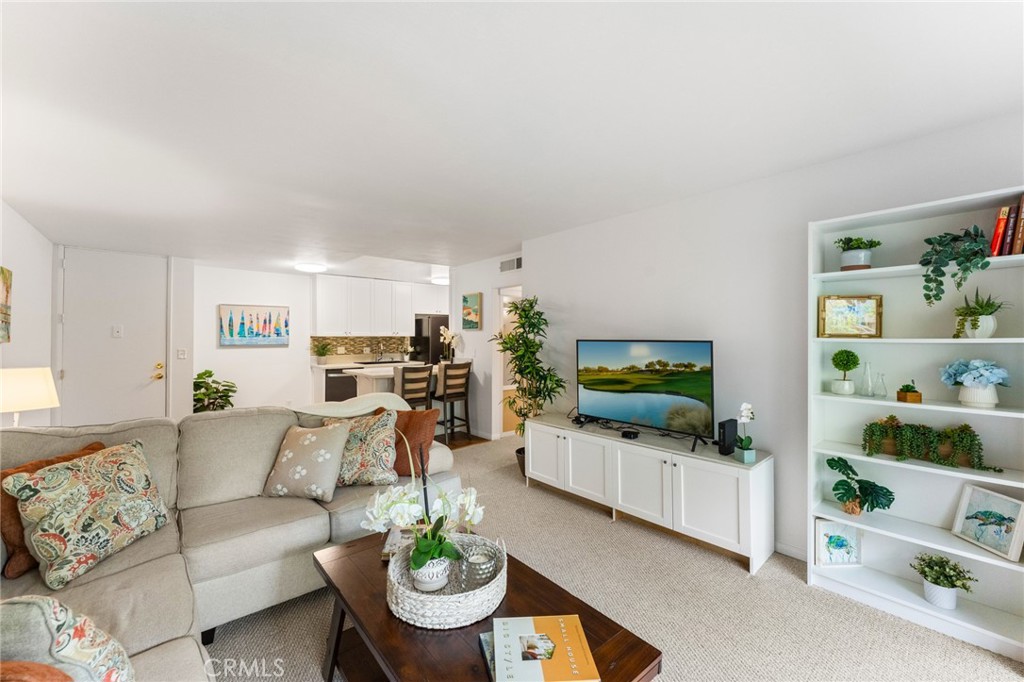 424 N Bellflower Boulevard 304