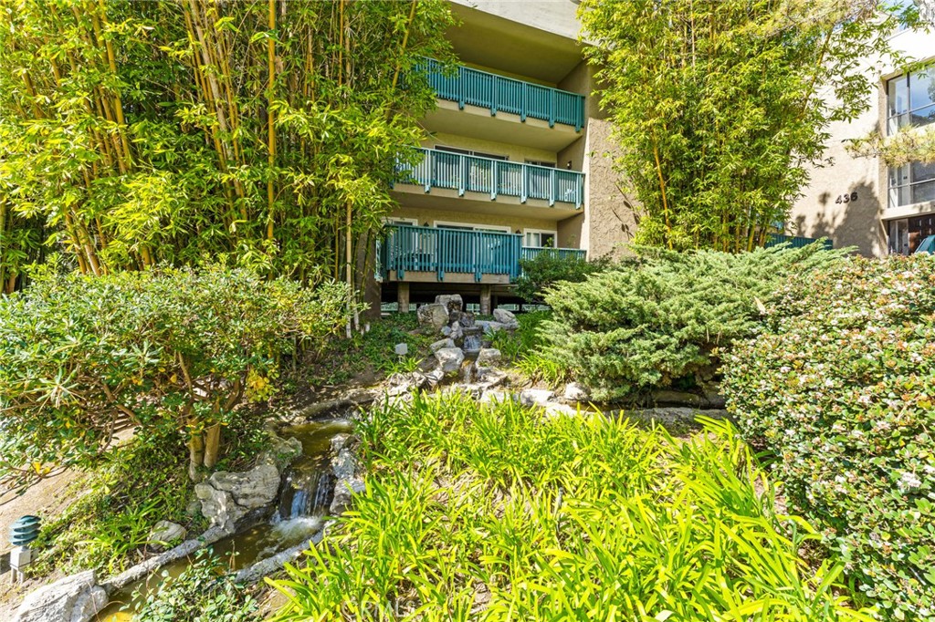 424 N Bellflower Boulevard 304
