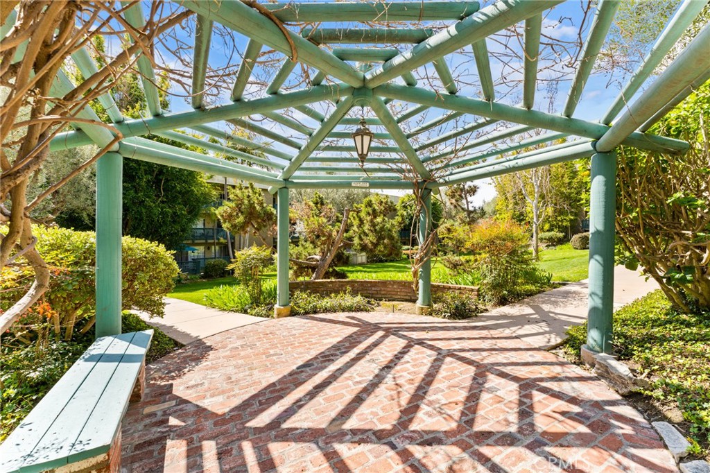 424 N Bellflower Boulevard 304