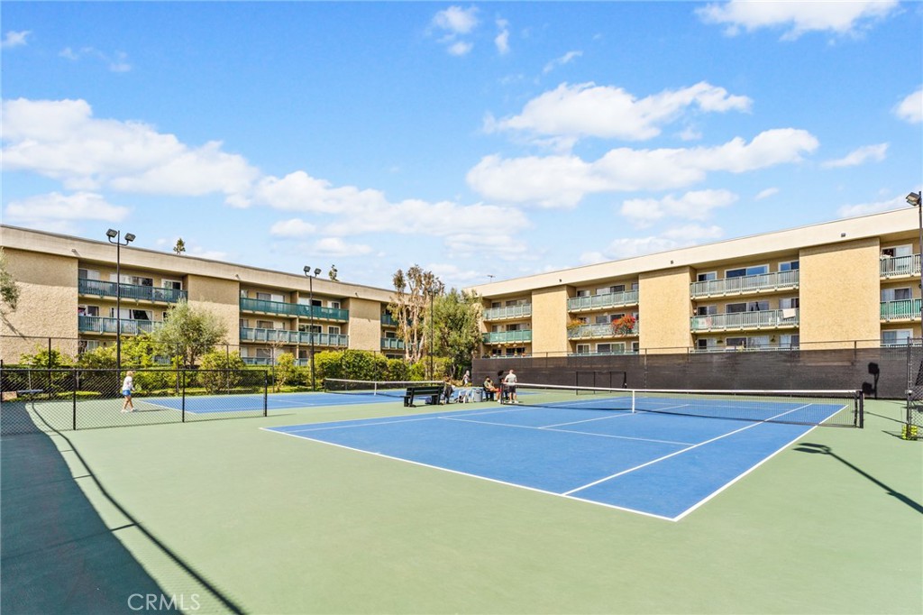 424 N Bellflower Boulevard 304