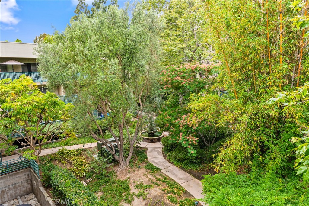424 N Bellflower Boulevard 304