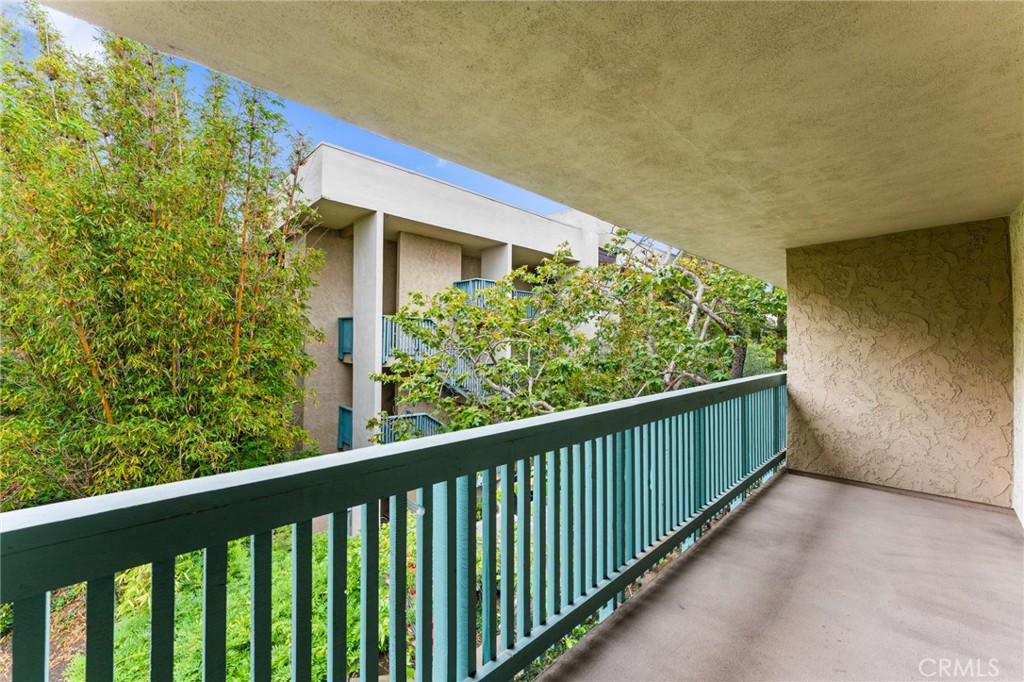 424 N Bellflower Boulevard 304