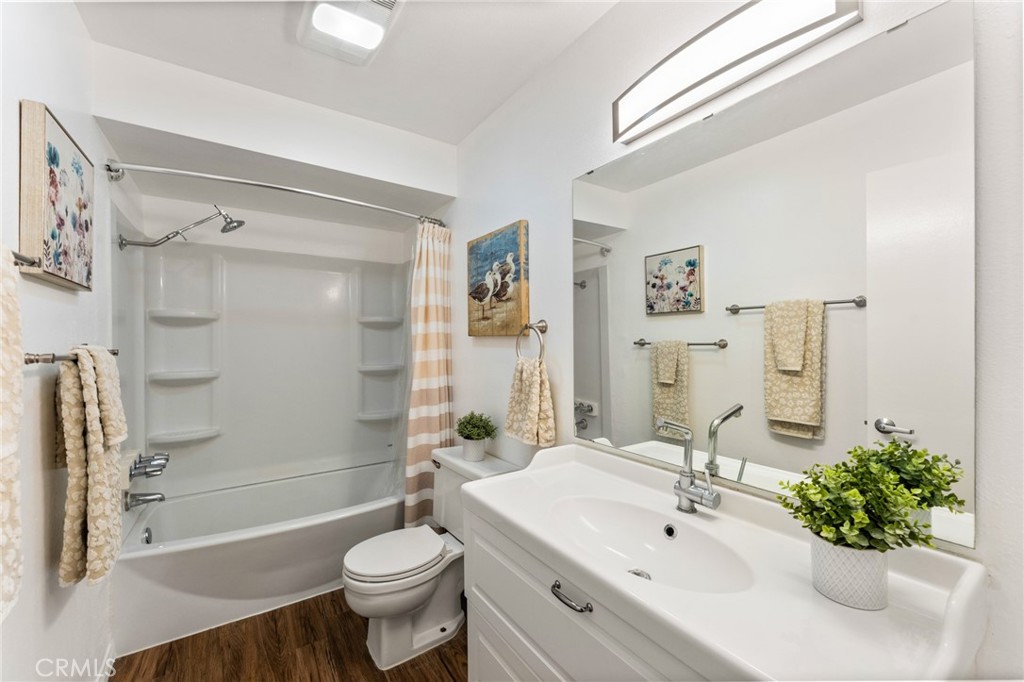 424 N Bellflower Boulevard 304