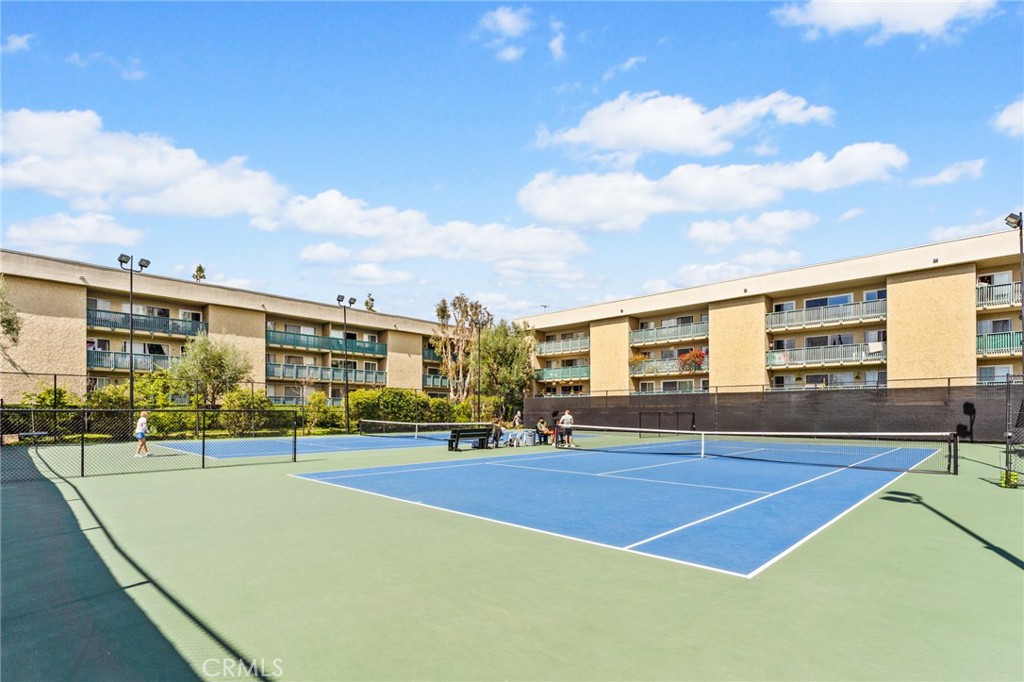 424 N Bellflower Boulevard 304