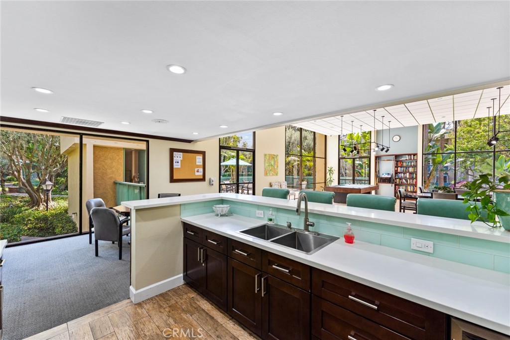 424 N Bellflower Boulevard 304