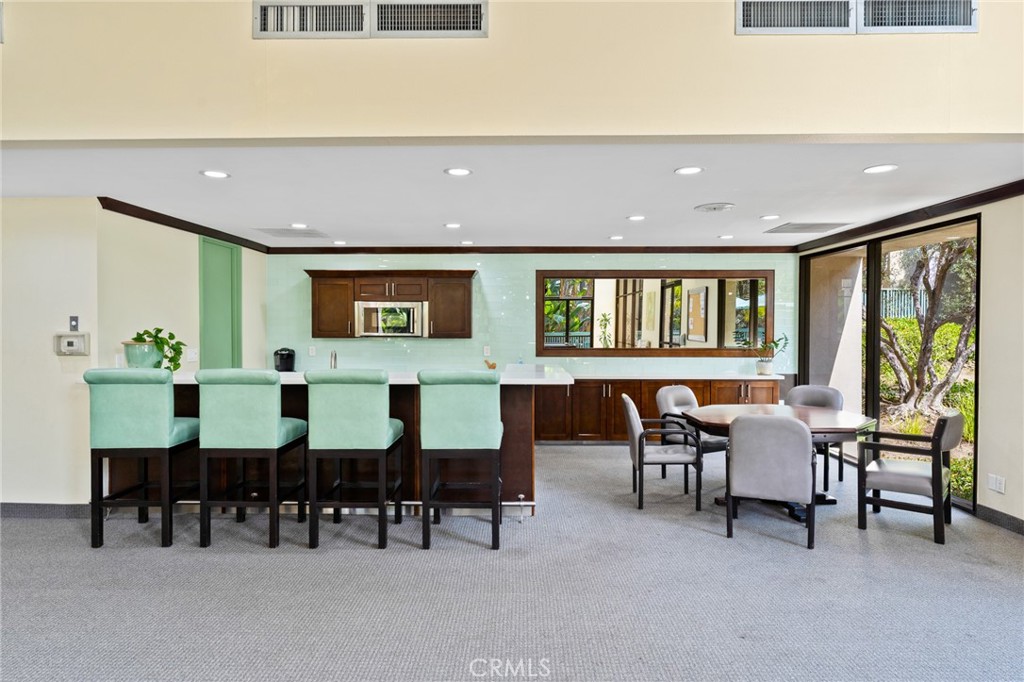 424 N Bellflower Boulevard 304