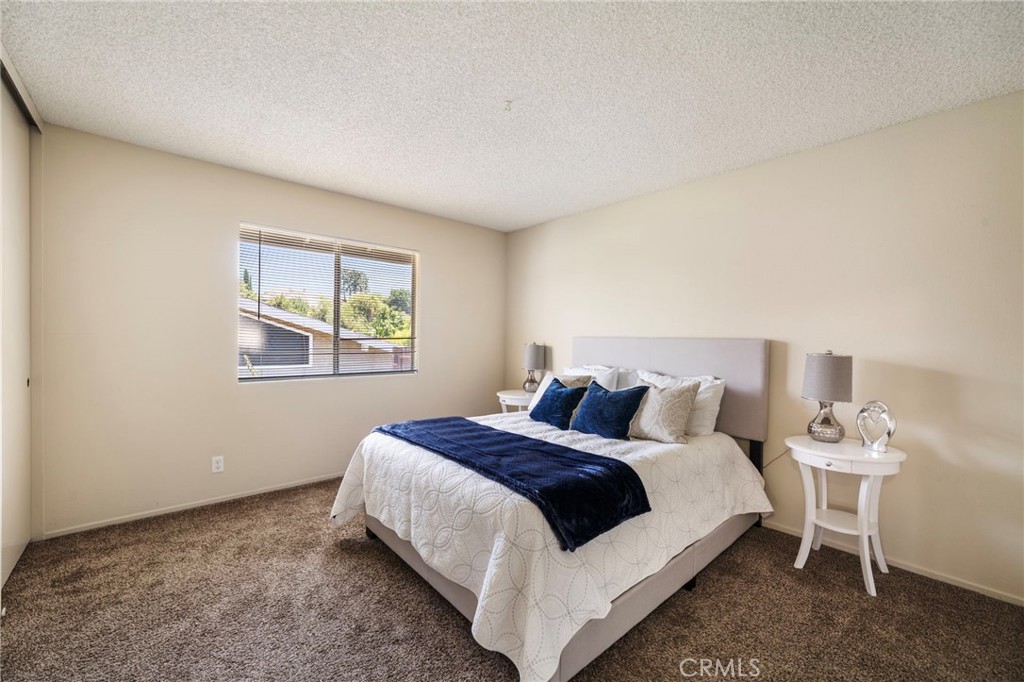 19652 Calle Baja