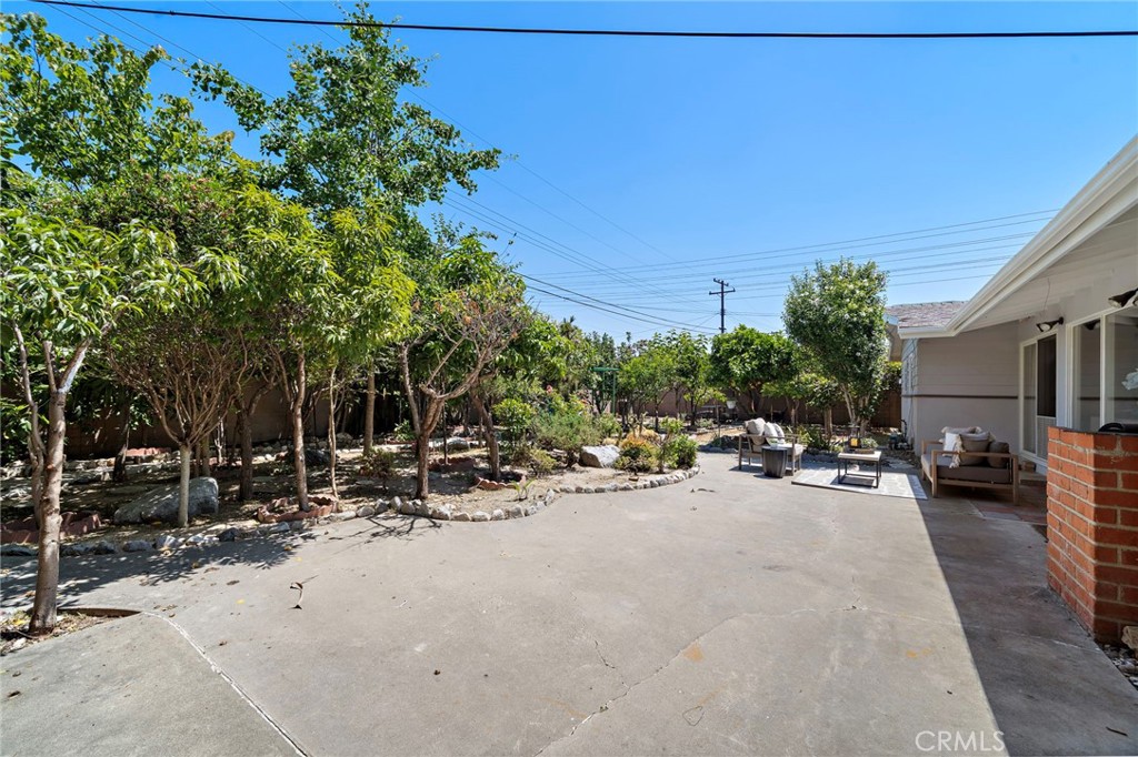 8721 La Grand Avenue