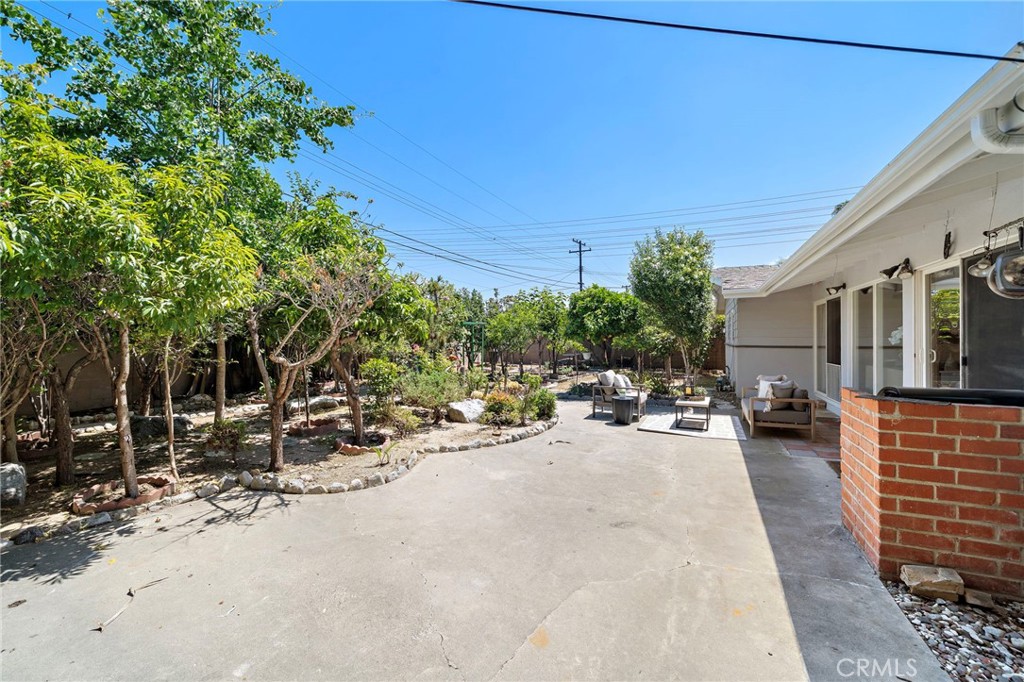 8721 La Grand Avenue