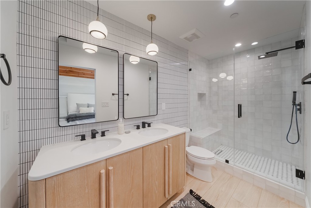 24722 Santa Clara