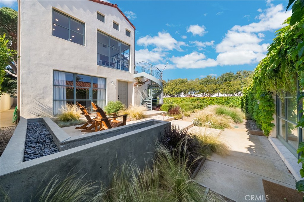 24722 Santa Clara