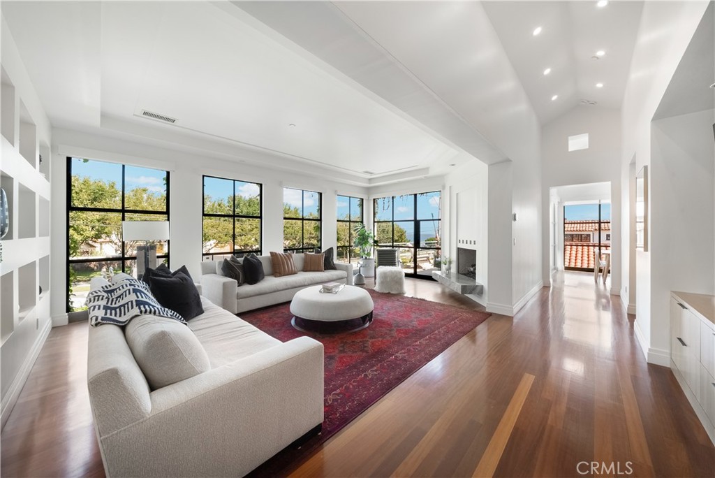 24722 Santa Clara