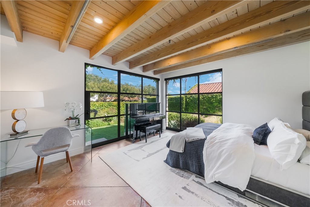 24722 Santa Clara