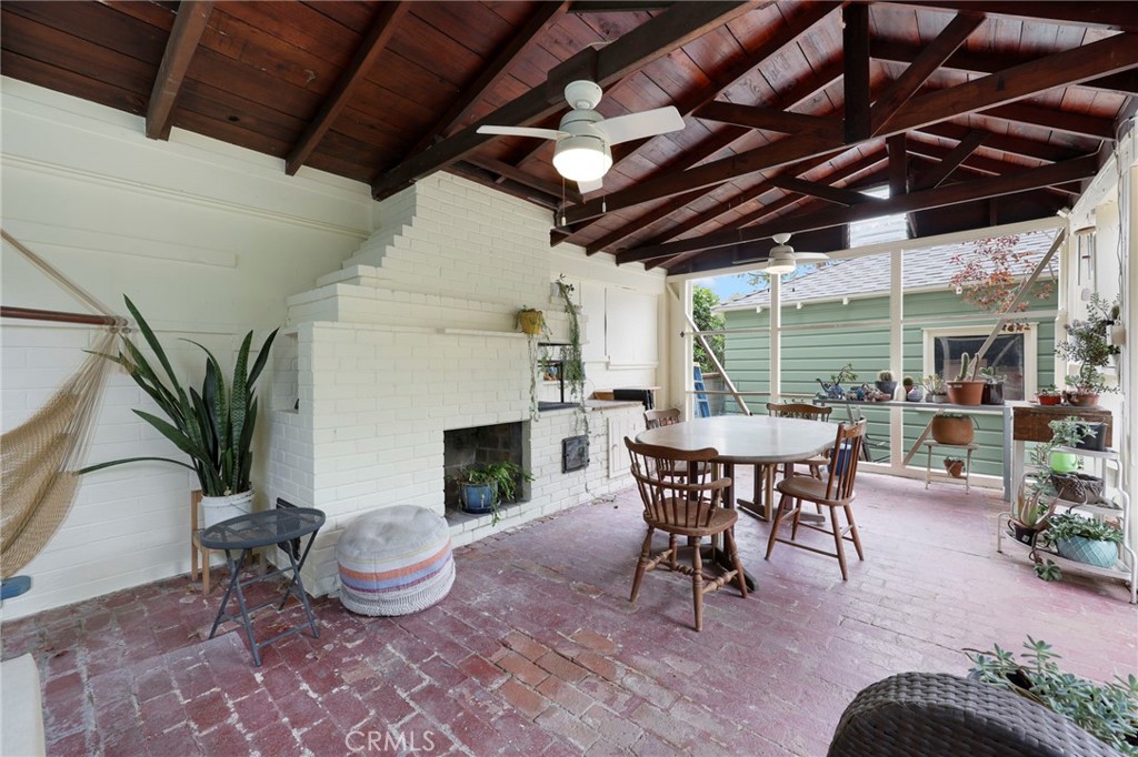 930 N Avenue 63
