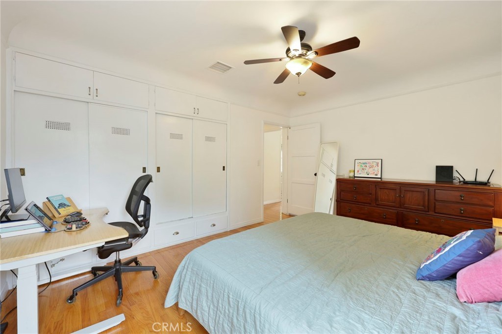 930 N Avenue 63