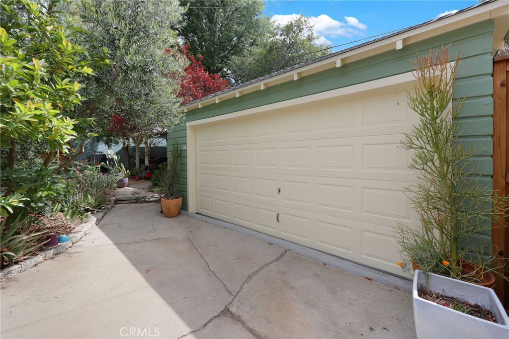 930 N Avenue 63