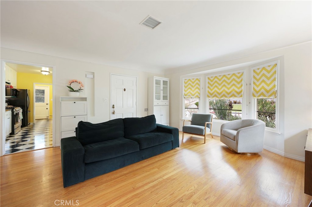 930 N Avenue 63
