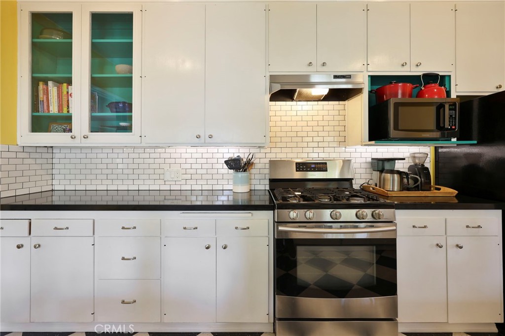 930 N Avenue 63