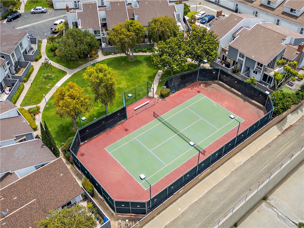 600 Lassen Ln
