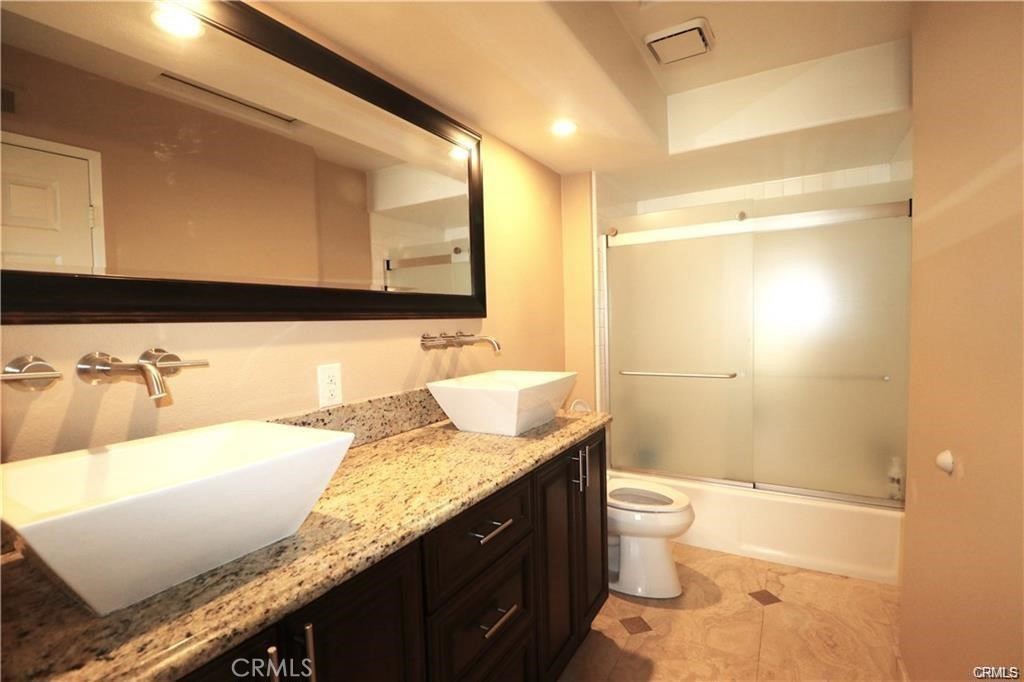 25182 Via Catalina