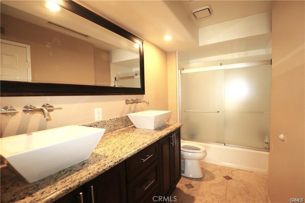 25182 Via Catalina